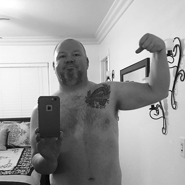 Progress is what you make it. I am the leanest I have been in a very long time. My plan is to get leaner and then build up my muscle mass! Next week I will be starting The MAPS Aesthetics (Black) Program. 
#workinprogress 
