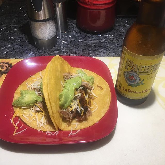About as close to a Keto Meal as I'll get. Smoked pork, that was then pan fried in coconut oil to warm it up. Add in some Guacamole, shredded cheese and corn tortillas. Washed down with ice cold Pacifico. #workinprogress 