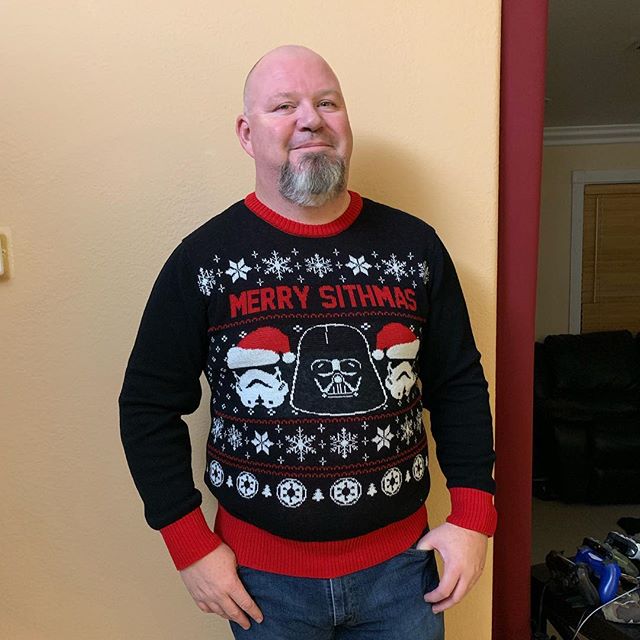 Channeling the force tonight! Off to our 2nd Holiday Party of the season. Going to be blocking out all the sweets and sticking to my plan for my 90 Day Challenge since I still have my goal for our 1st Anniversary/Honeymoon trip!
#workinprogress  l